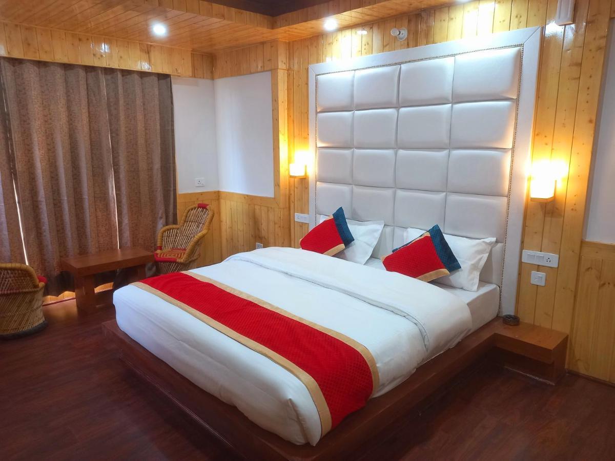 Lodge Humble Holiday Kufri *