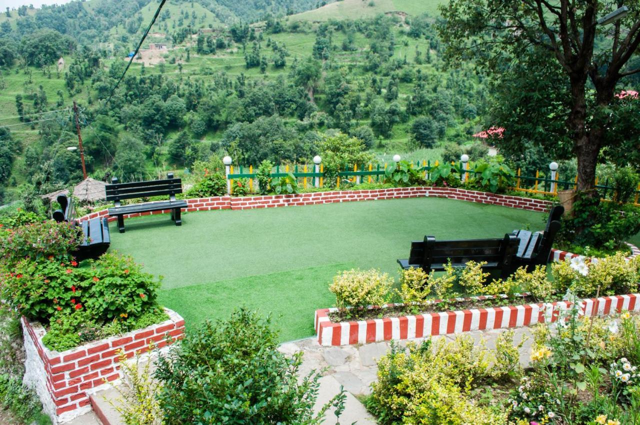 Oakwood Hamlet 3*