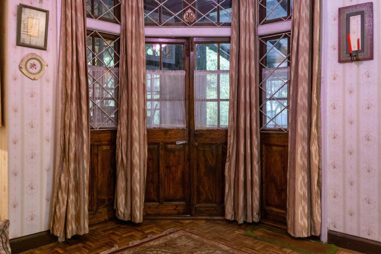 Stayvista At Northwood - 100 Years Old 3br Heritage House Villa Shimla