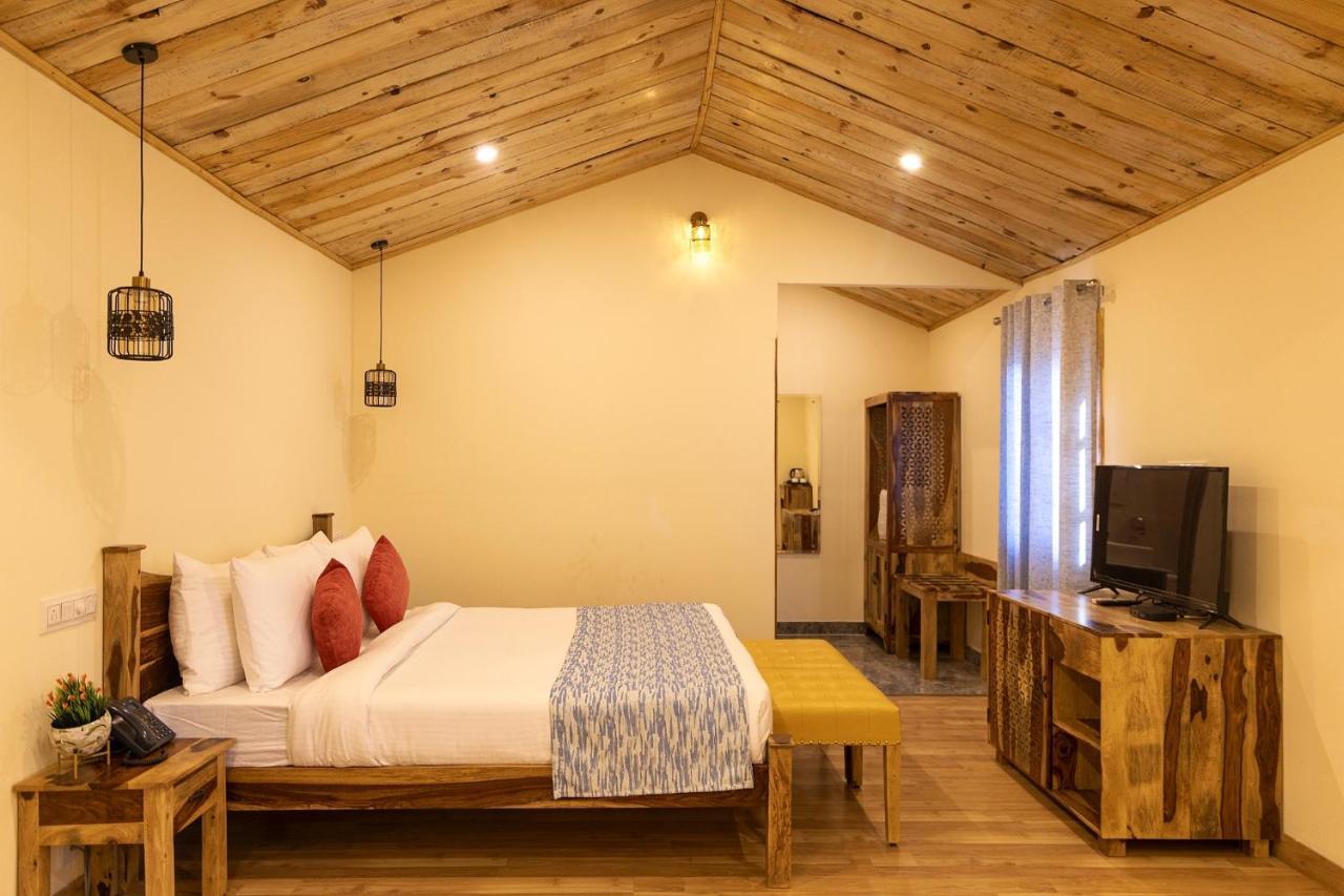 Aaroham Resort, Resort