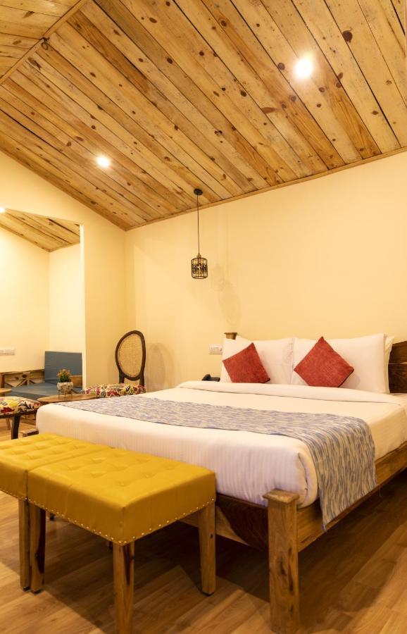 Aaroham Resort, Resort