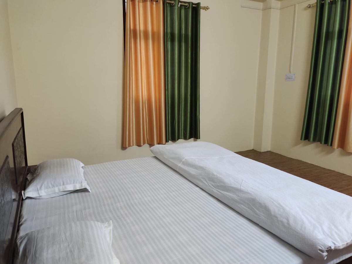 Oyo 86412 Hills Homestay Koti Shimla