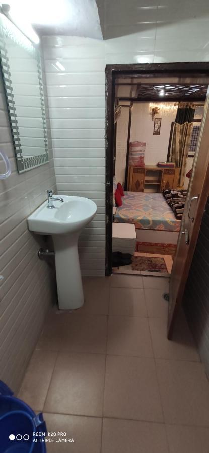 Hotel New Malook Hotel,mall Road,near Domino's Pizza *