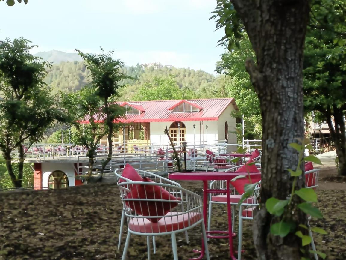Aaroham Resort, Resort