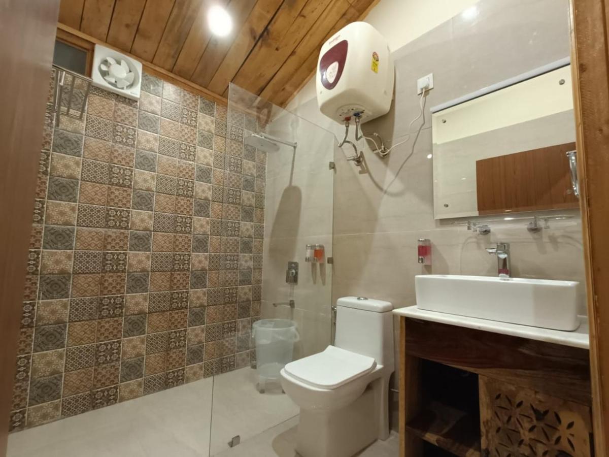 Aaroham Resort, Resort