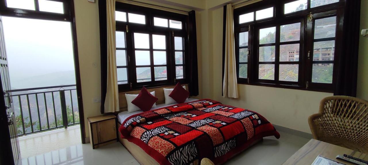 Hotel Blue Mountain