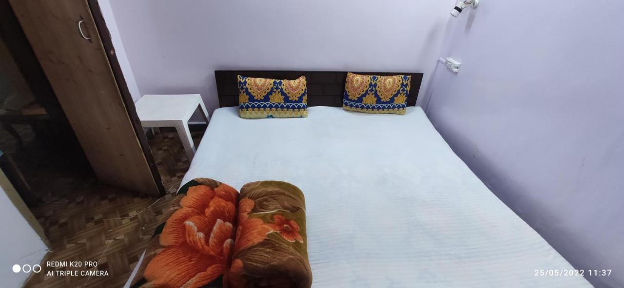 Hotel New Malook Hotel,mall Road,near Domino's Pizza *