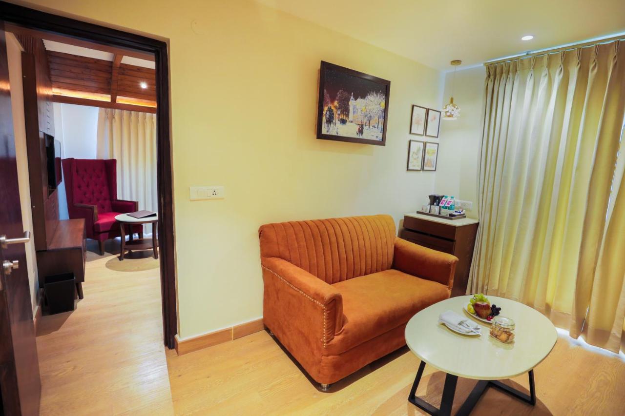 Hotel Regenta Hilltop 4*