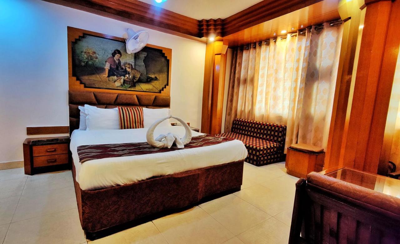 Hotel Auckland And Restaurant Near Mall Road Shimla