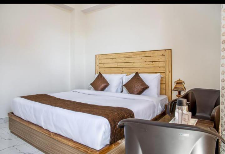 Zoz Sm6 Hotel Shimla