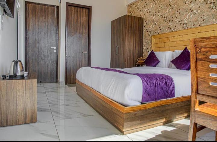 Zoz Sm6 Hotel