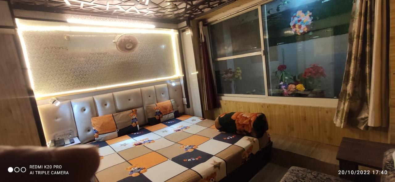 New Malook Hotel,mall Road,near Domino's Pizza