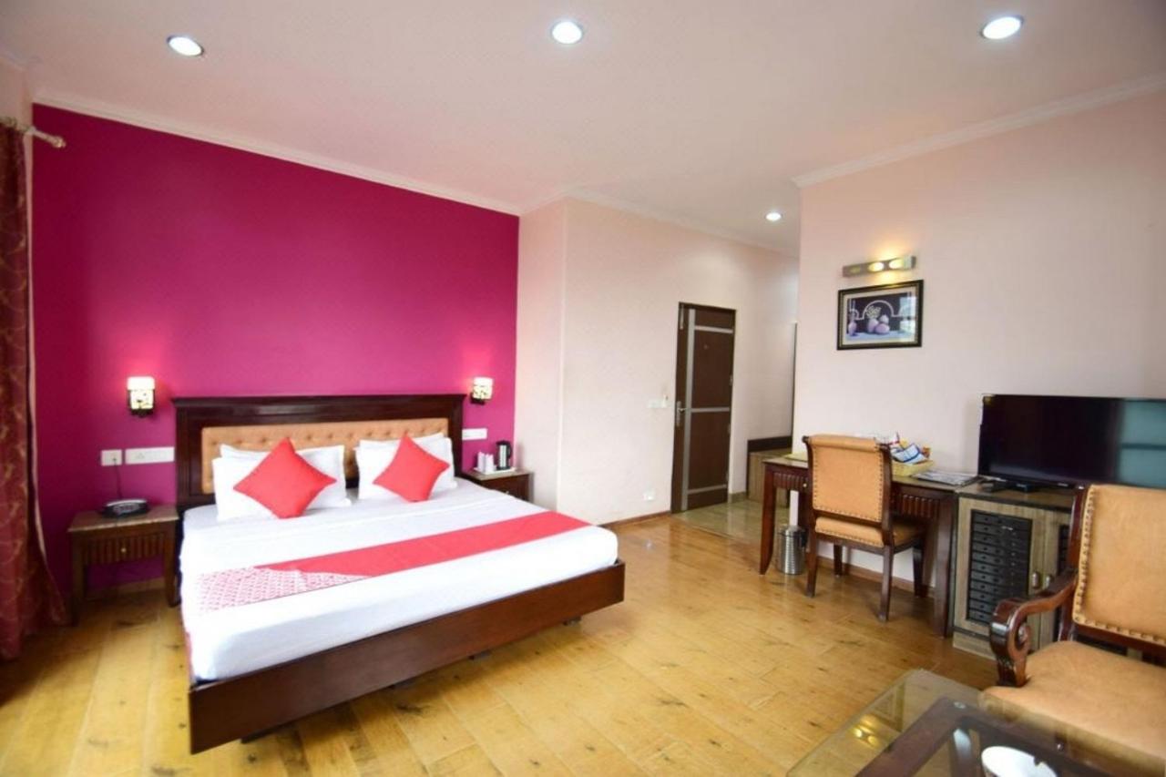 Hotel Goroomgo Marc Shimla: Luxury Near Mall Road Shimla