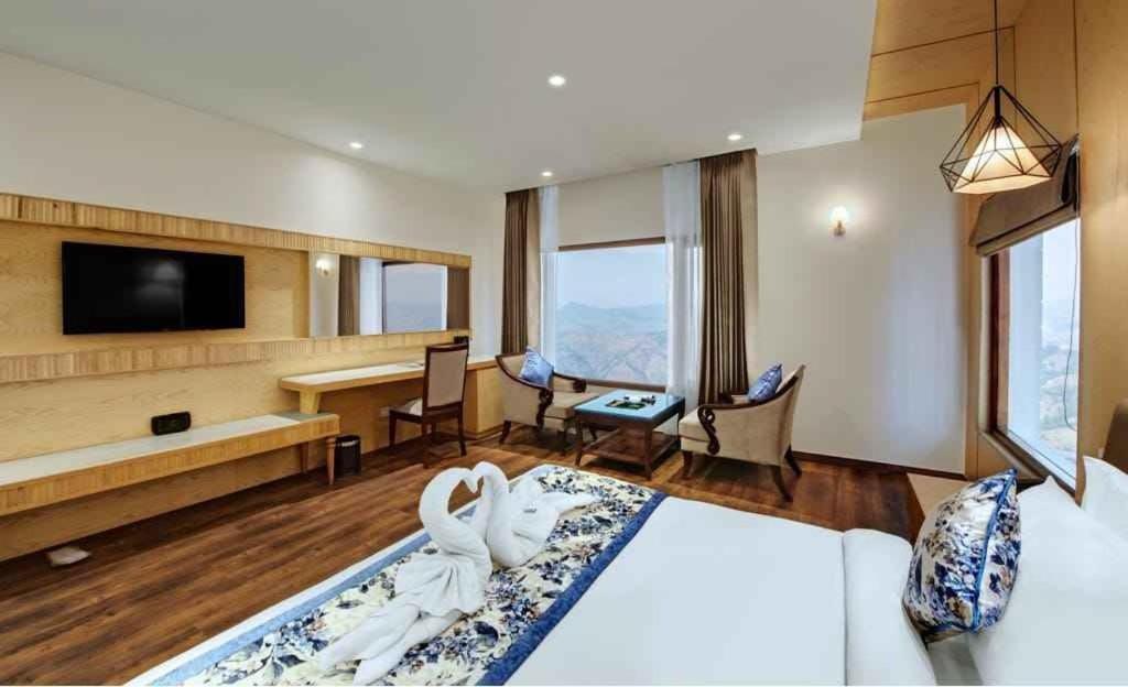 The Twin Towers 4*