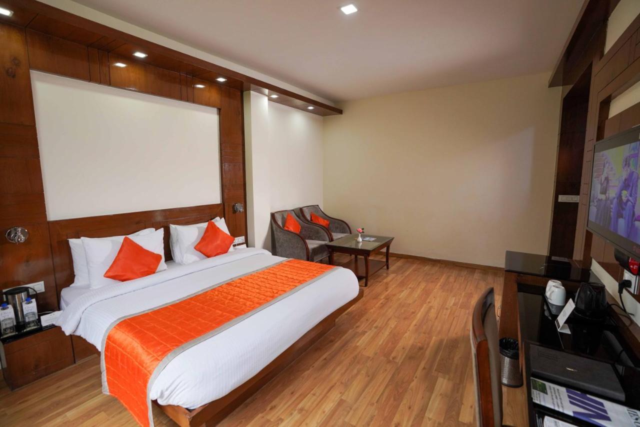 Hotel The Twin Towers 4*