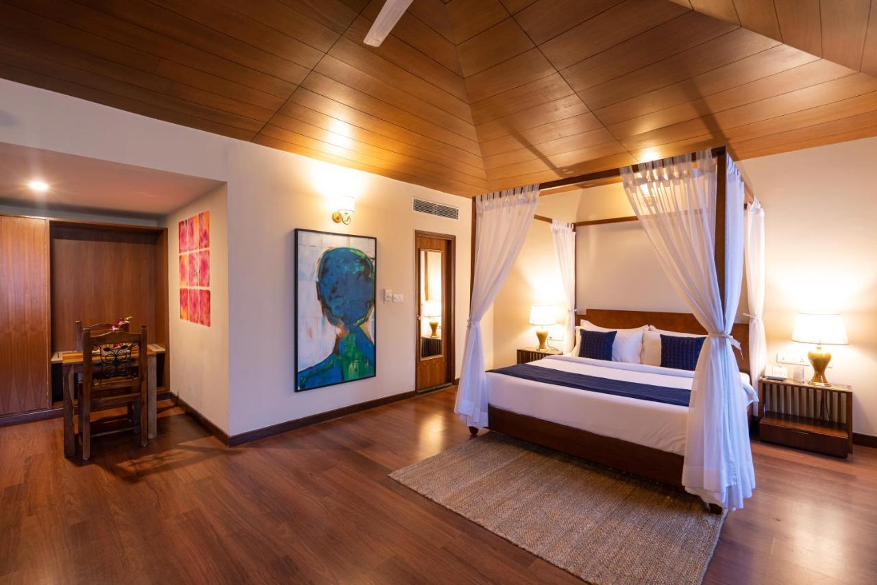 Hotel 8fold By Larisa Shimla