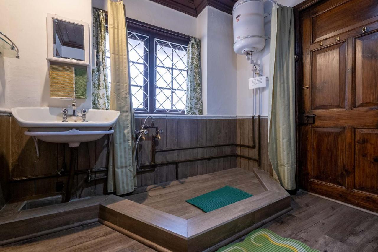 Stayvista At Northwood - 100 Years Old 3br Heritage House Villa Shimla
