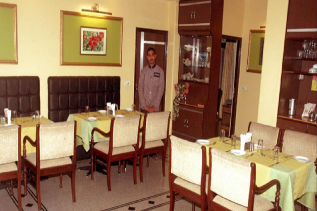 Goroomgo Marc Shimla: Luxury Near Mall Road Hotel Shimla