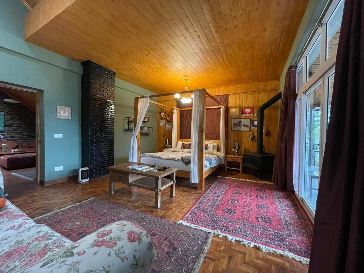 Villa Saffronstays Ekam, Chail - Forest Near Chail Cricket Ground