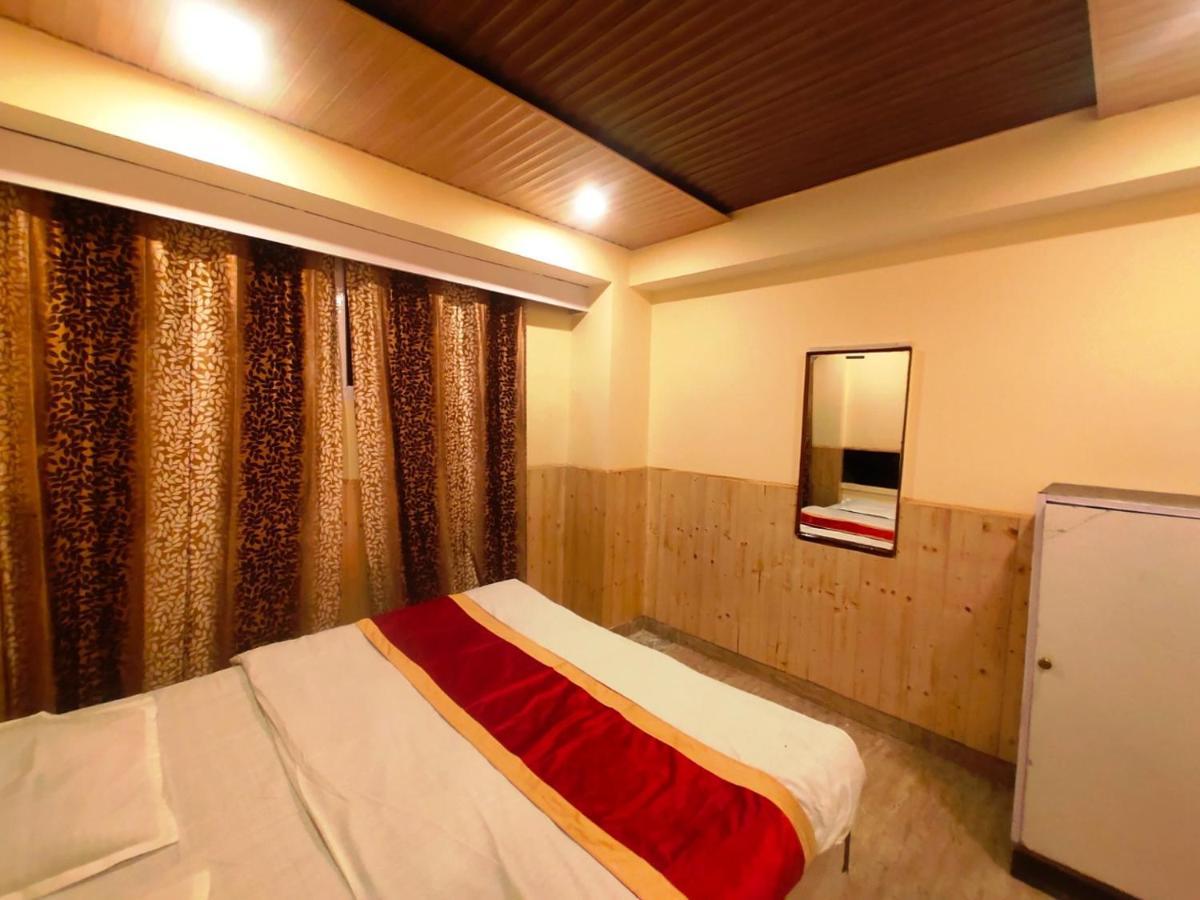 Shorya Regency Near Mall Road 2* Shimla