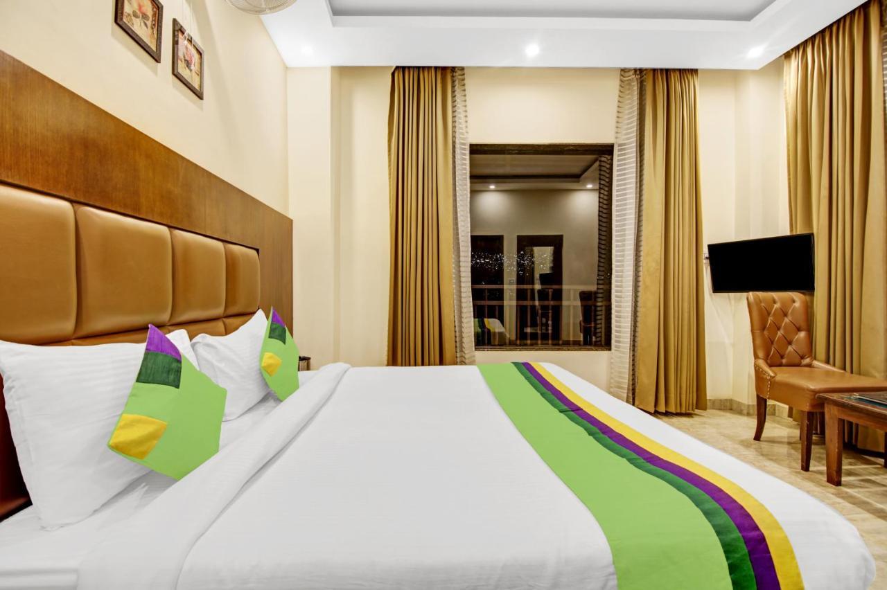 Hotel Crosswinds West 3*