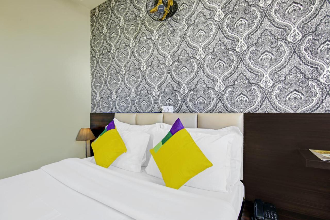 Hotel Itsy Crystal Palace With Valley View Shimla