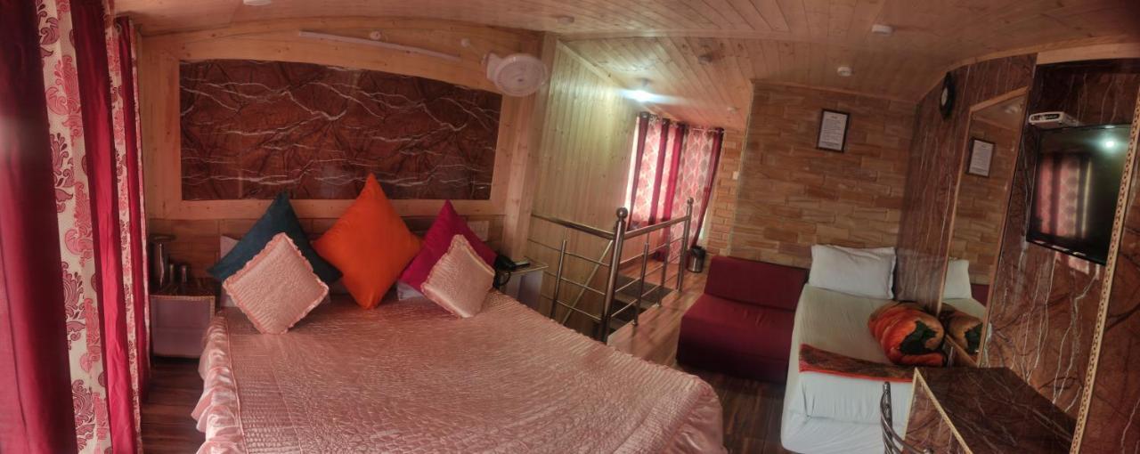 New Malook Hotel,mall Road,near Domino's Pizza Hotel