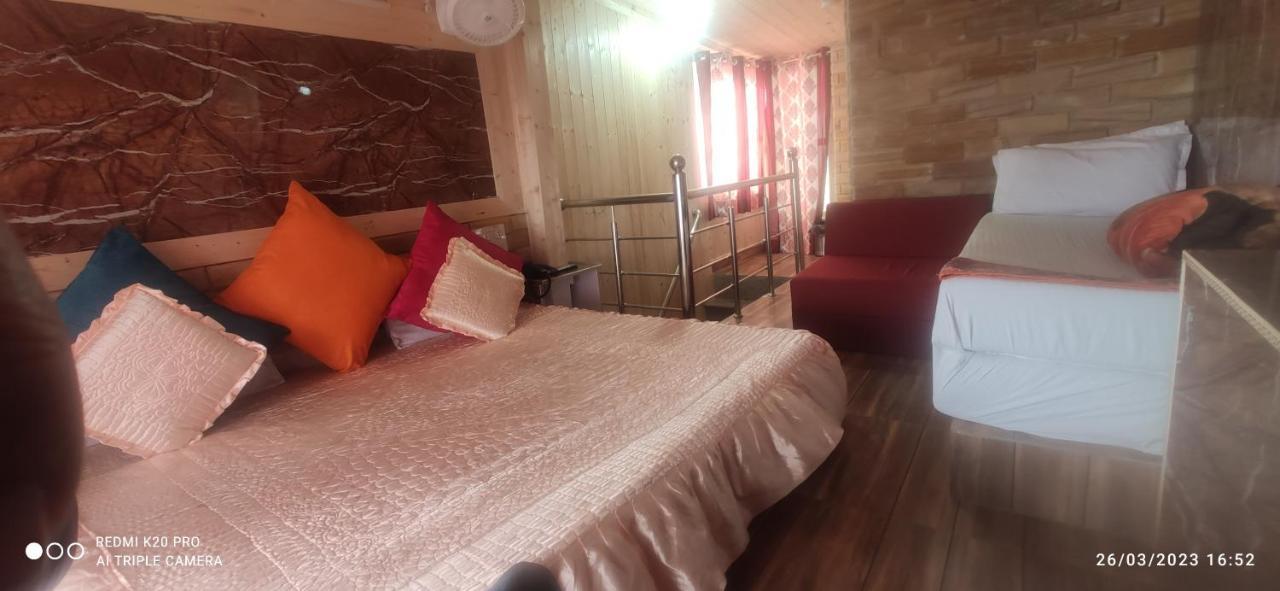 Hotel New Malook Hotel,mall Road,near Domino's Pizza Shimla