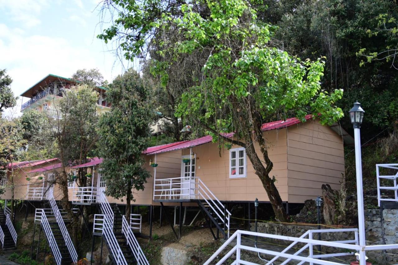 Aamod At Shoghi Luxury Resort