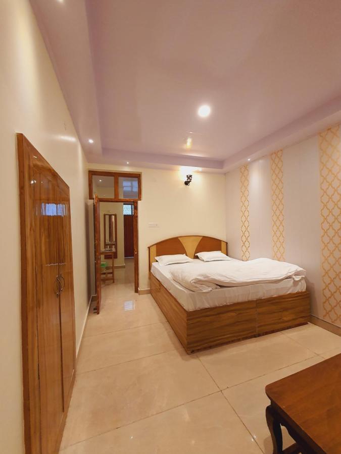 Rihaish Dbl With Kitchen * Shimla