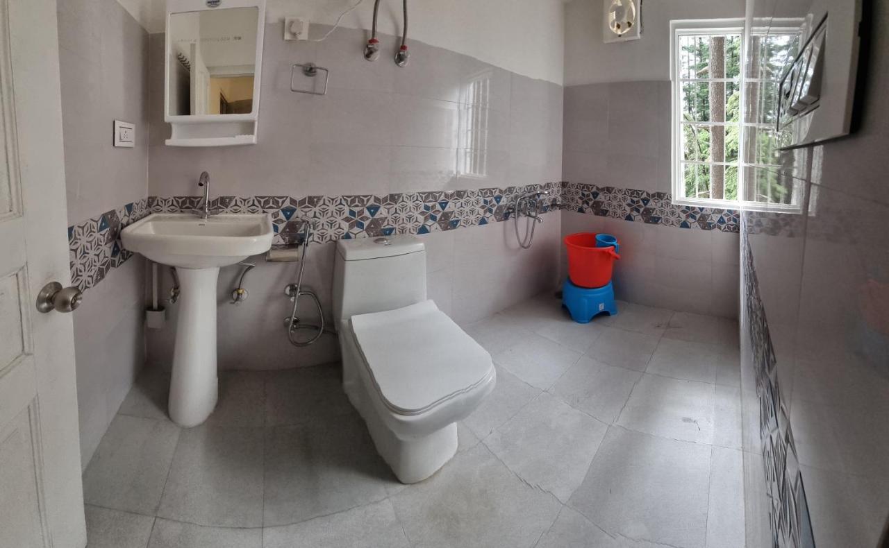 Tiny - Drive In Property- Small Basic Kitchen, 2km Ahead From Mall Road Lift Parking Homestay Shimla