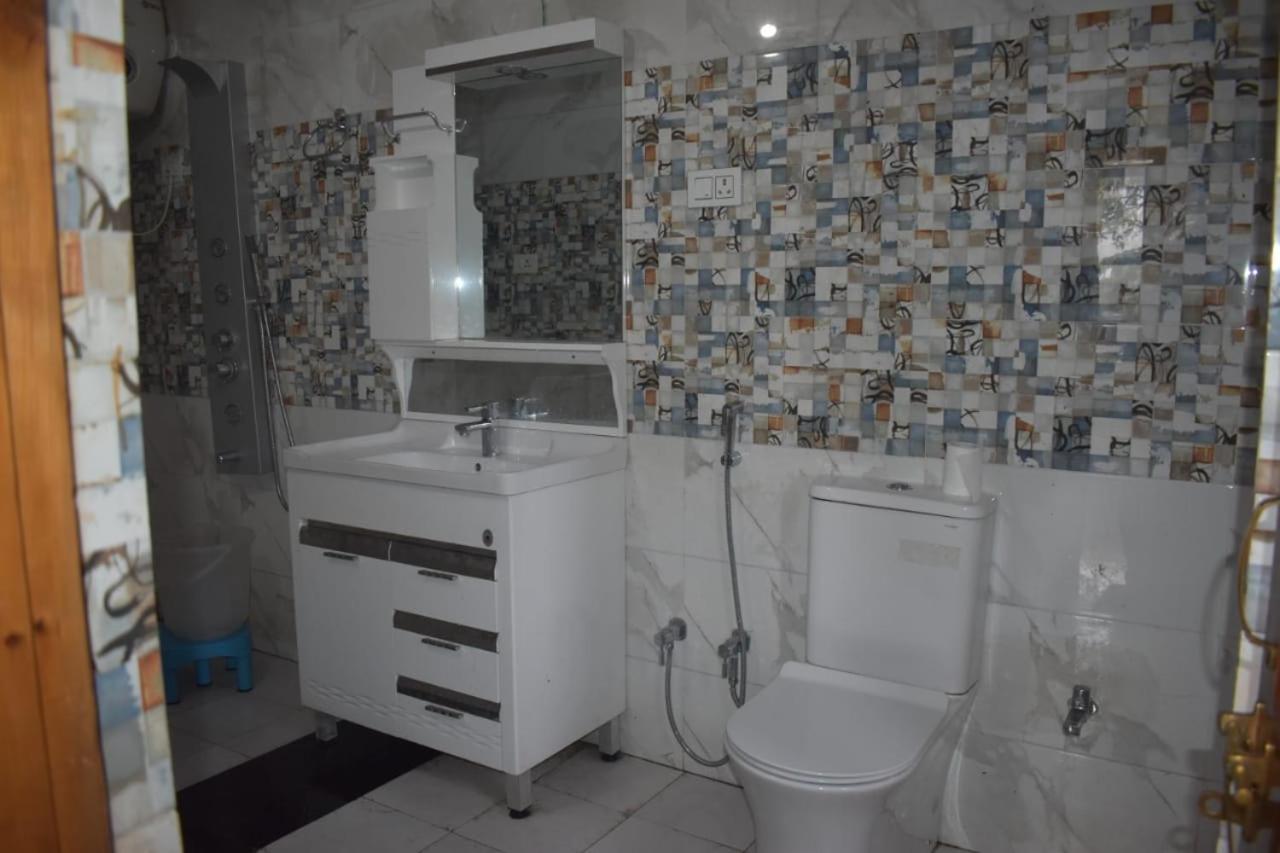 Viva Heights Apartment *