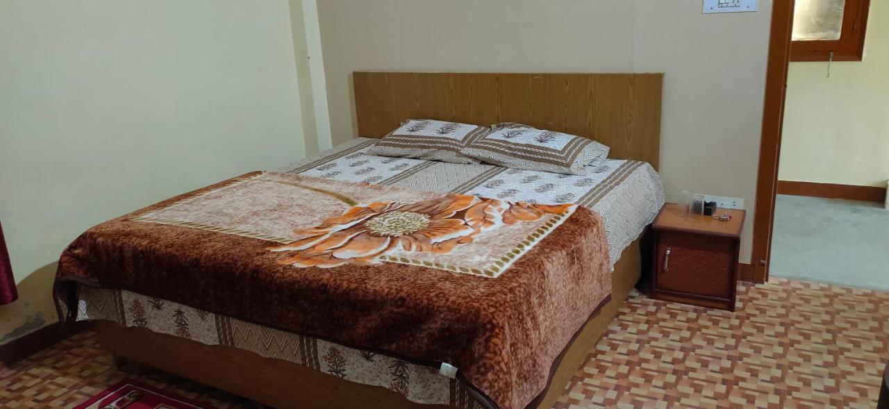 Sejal Homestay *