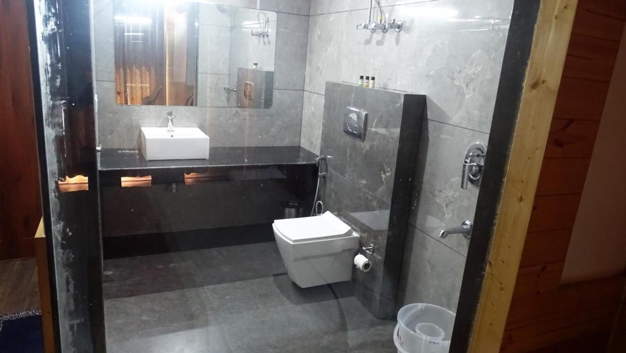 Lodge Humble Holiday Kufri