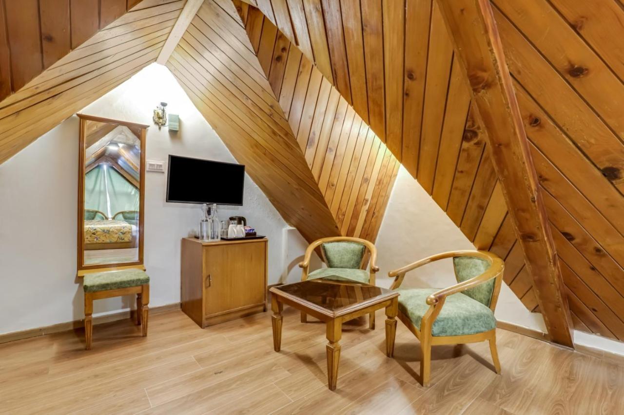 Summit Le Royale Hotel, 3*