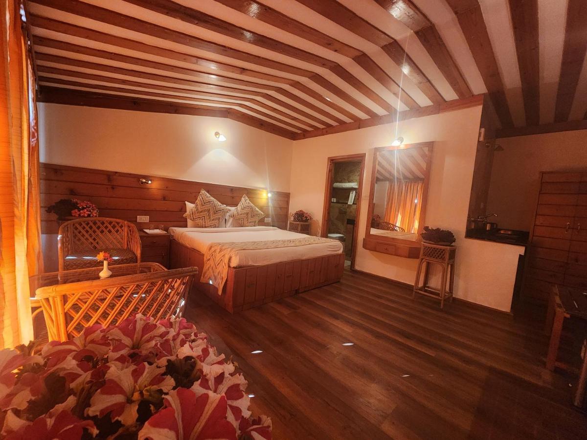 Resort The Naldehra