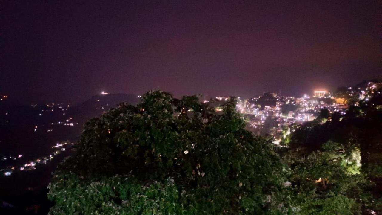 Homestay The Hostelers Homestay - Near Isbt, Bypass, Advance Study And Hpu