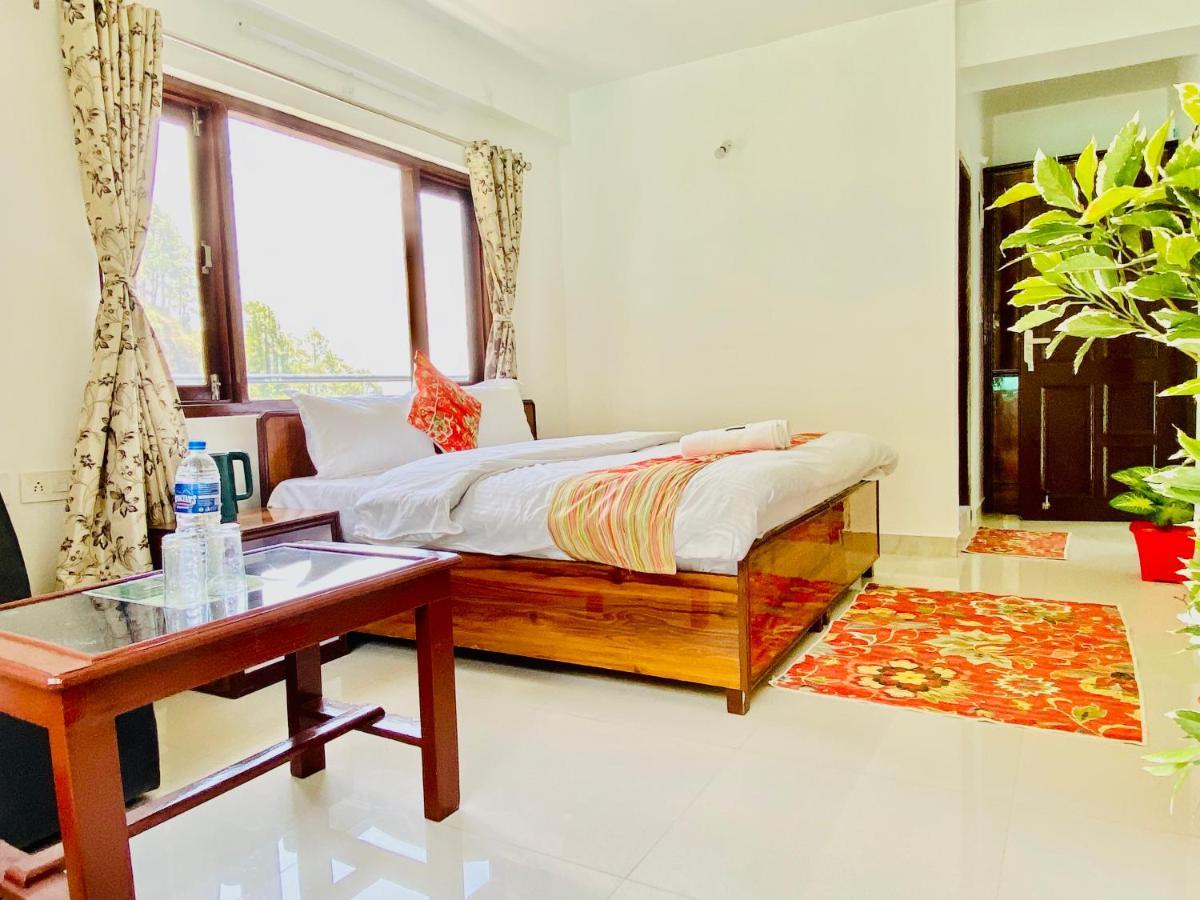 Aks Residency With Valley View On Road With Private Parking Hotel 3*