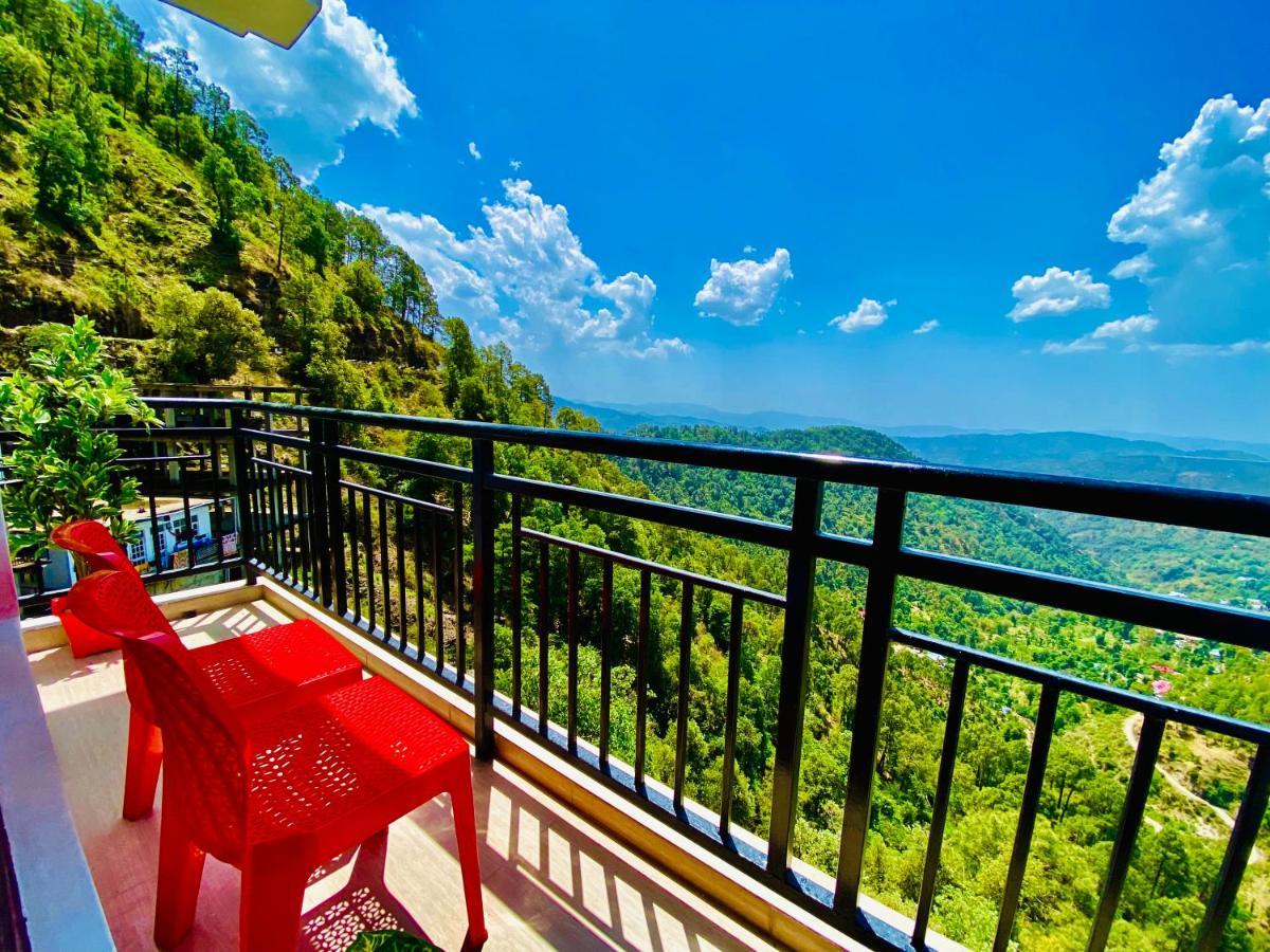 Aks Residency With Valley View On Road With Private Parking Hotel 3*