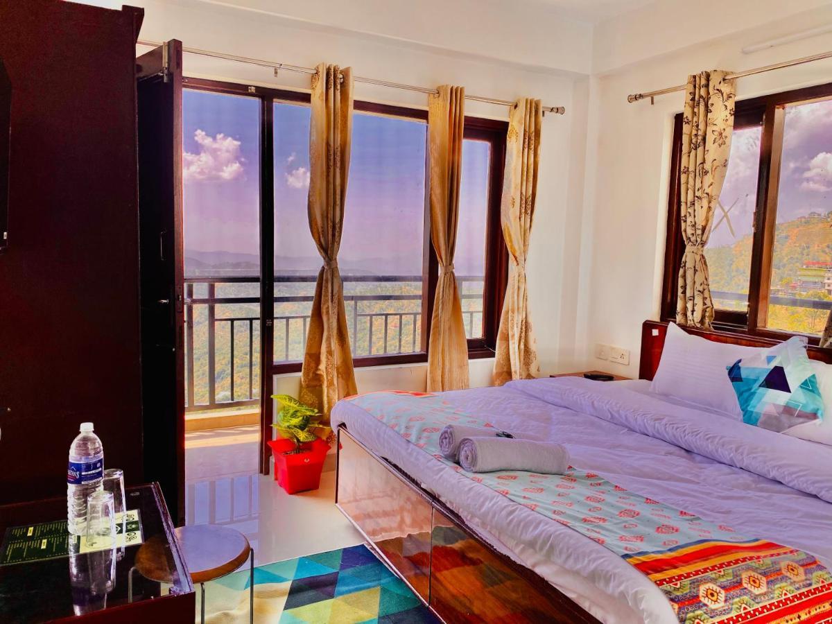 Aks Residency With Valley View On Road With Private Parking Hotel 3*