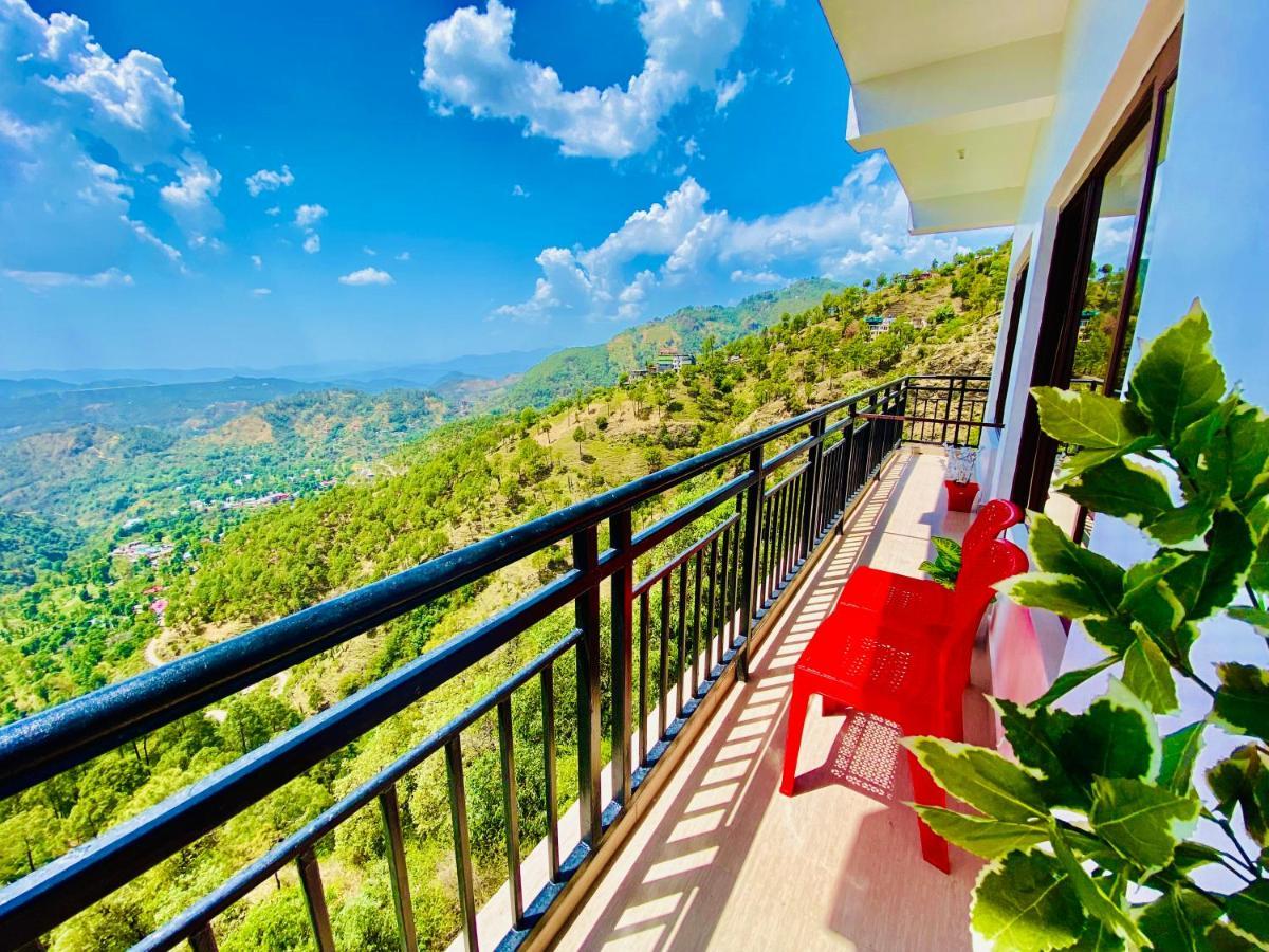 Aks Residency With Valley View On Road With Private Parking Hotel 3*