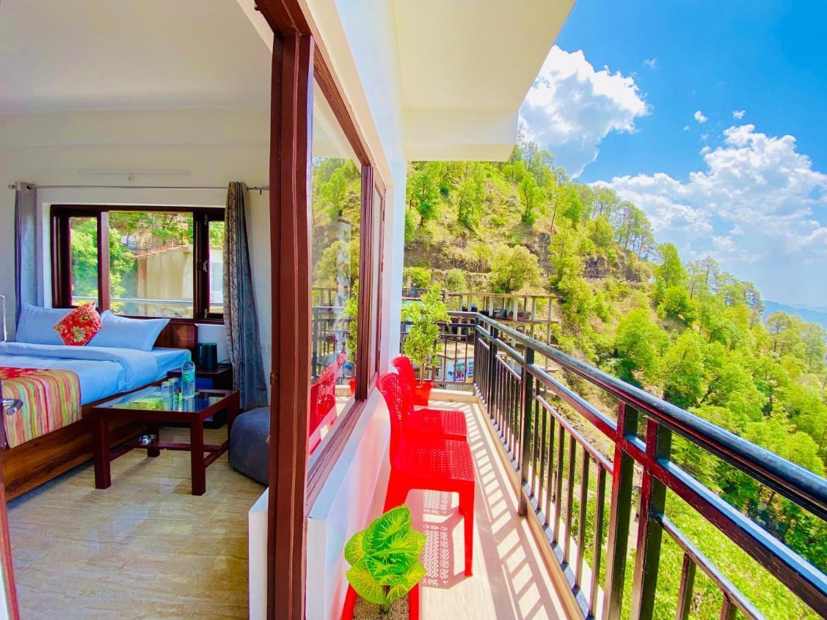 Aks Residency With Valley View On Road With Private Parking Hotel 3*