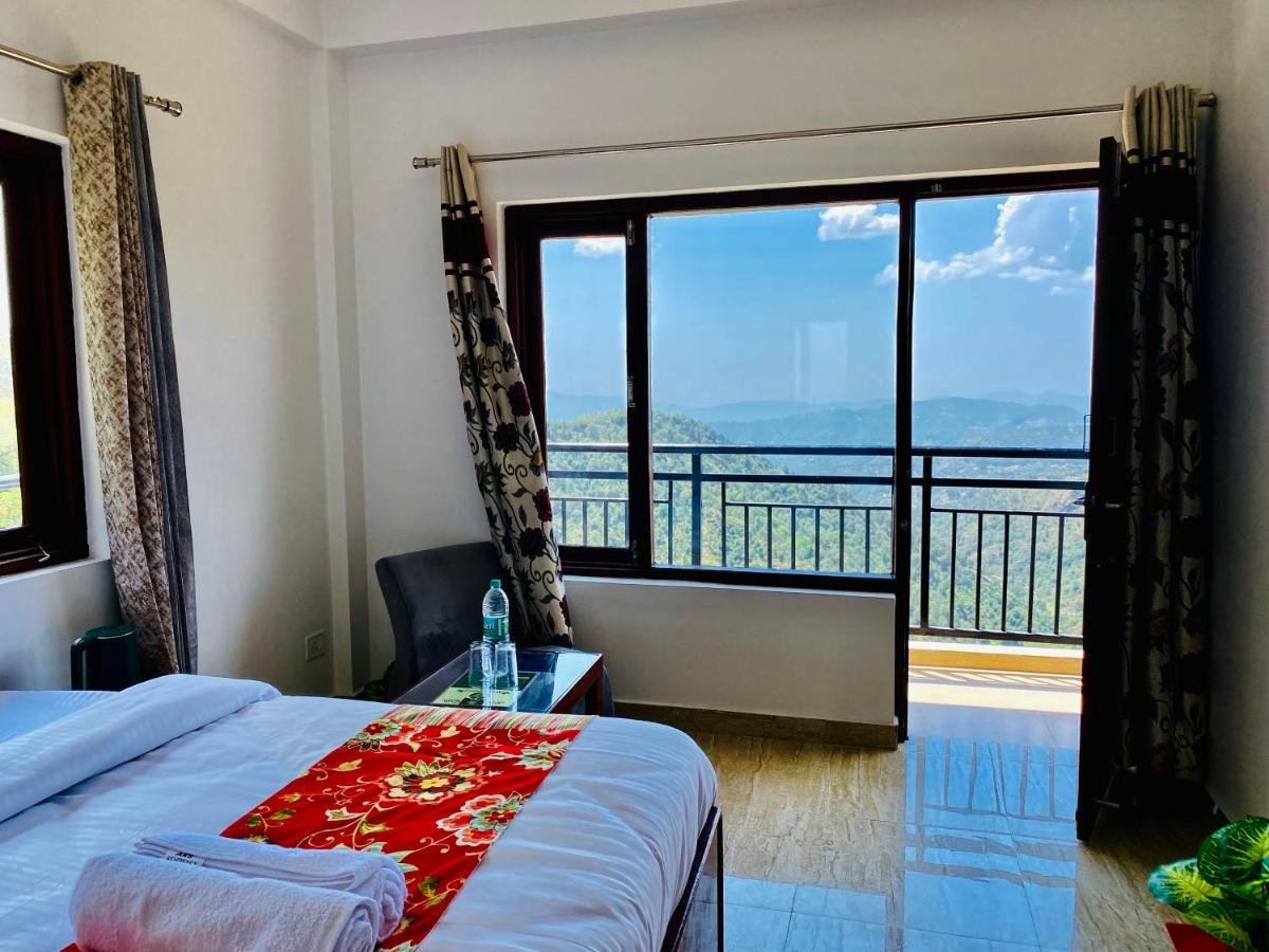 Aks Residency With Valley View On Road With Private Parking 3* Shimla