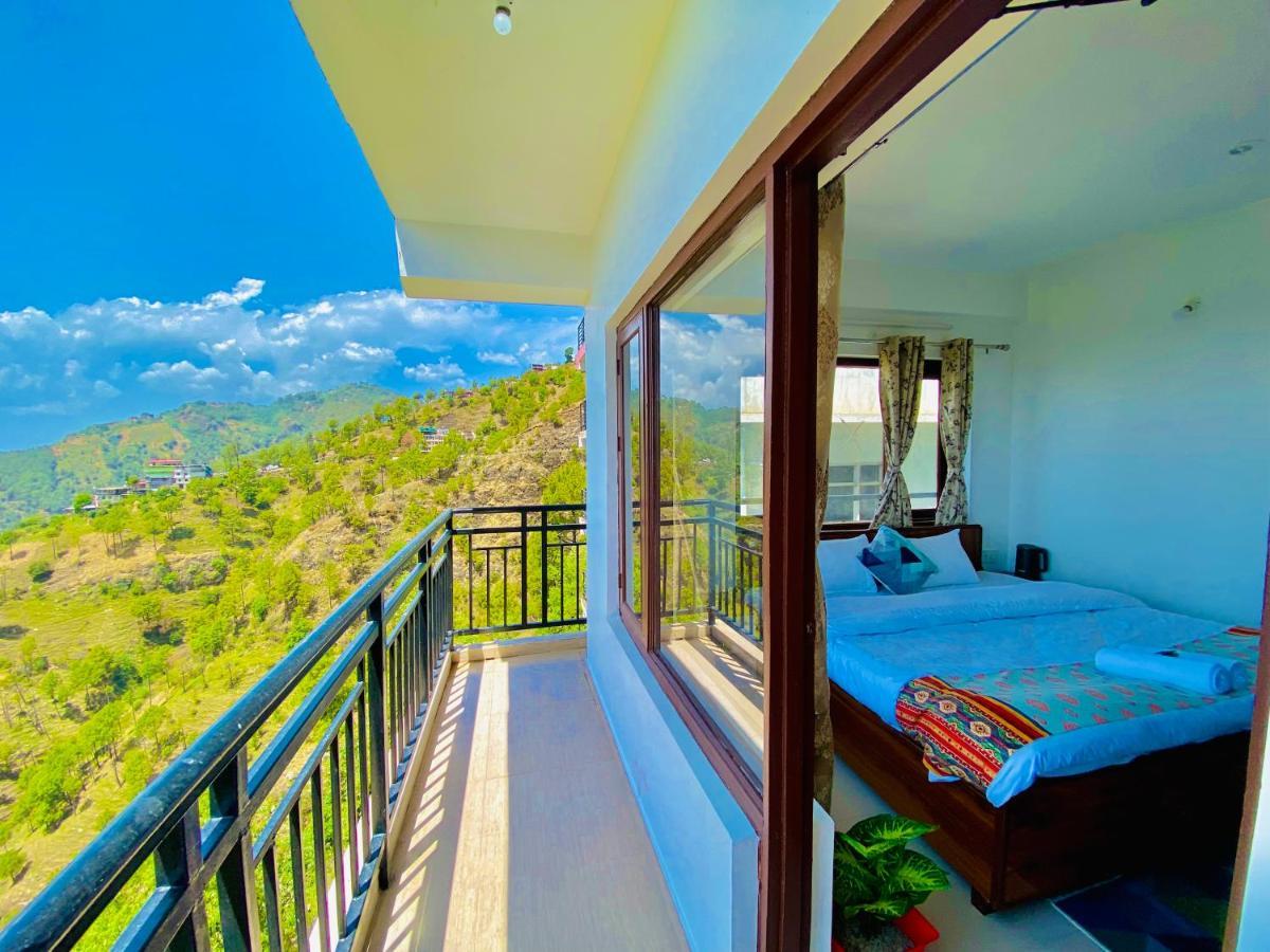 Hotel Aks Residency With Valley View On Road With Private Parking 3*