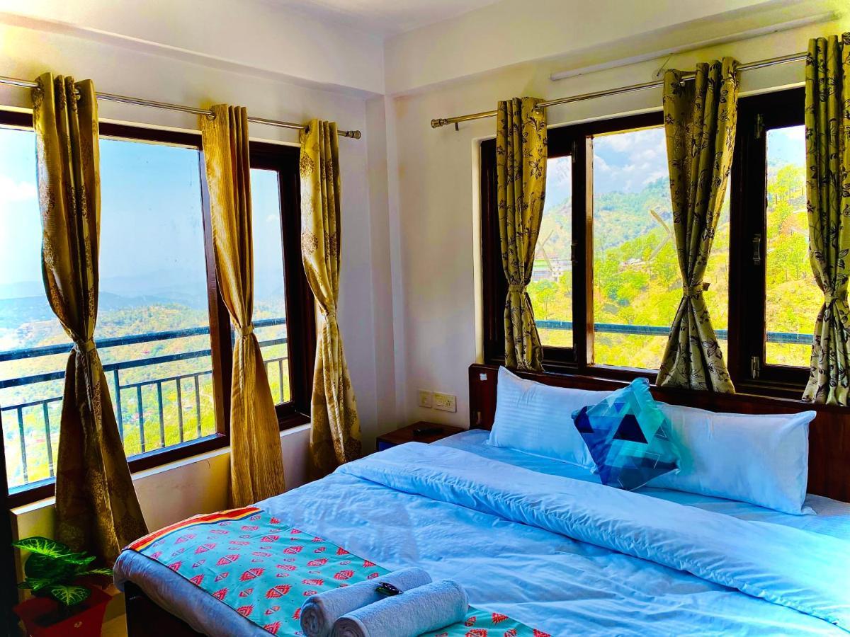 Aks Residency With Valley View On Road With Private Parking Hotel Shimla