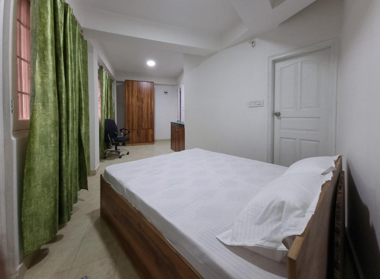 Tiny - Drive In Property- Small Basic Kitchen, 2km Ahead From Mall Road Lift Parking Homestay