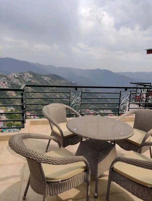 Apartment Superb Luxury Three Bed *