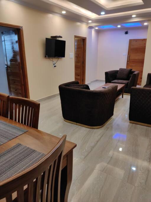 Superb Luxury Three Bed Apartment
