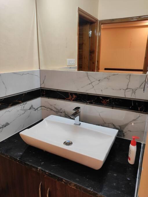 Superb Luxury Three Bed Apartment Shimla