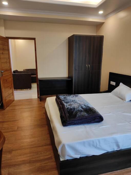 Apartment Superb Luxury Three Bed